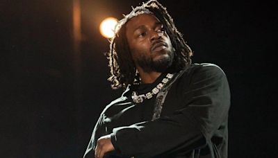 Kendrick Lamar performs Drake diss track five times