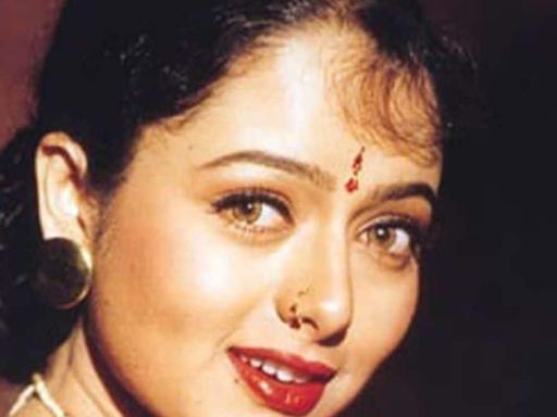 Remember South Actress Soundarya? A Look At Her Film Career And Tragic Death At 27 - News18