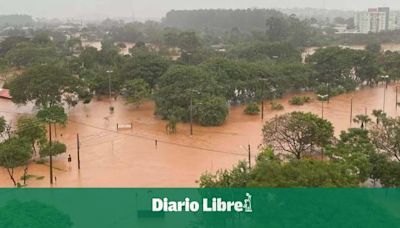 Al menos 8 muertos y 21 desaparecidos por las lluvias en el sur de Brasil