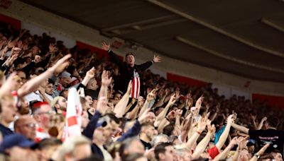 Fan-Jubel bei englischem Fußballspiel geht viral