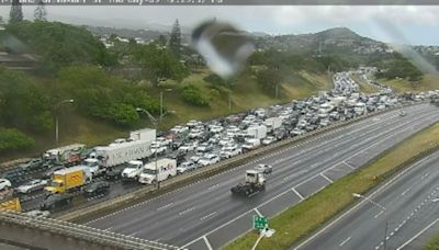 Gravel spill snarls traffic on the H-1 Freeway westbound in Pearl City