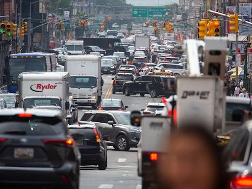 Opinion: Trump’s congestion pricing outrage is classic ‘dead cat’ strategy