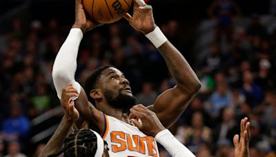 Report: Phoenix Suns tender qualifying offer to Deandre Ayton to make him a restricted free agent