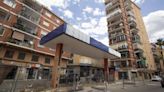Alzira desmantela otra gasolinera urbana para ganar espacio ajardinado y peatonal
