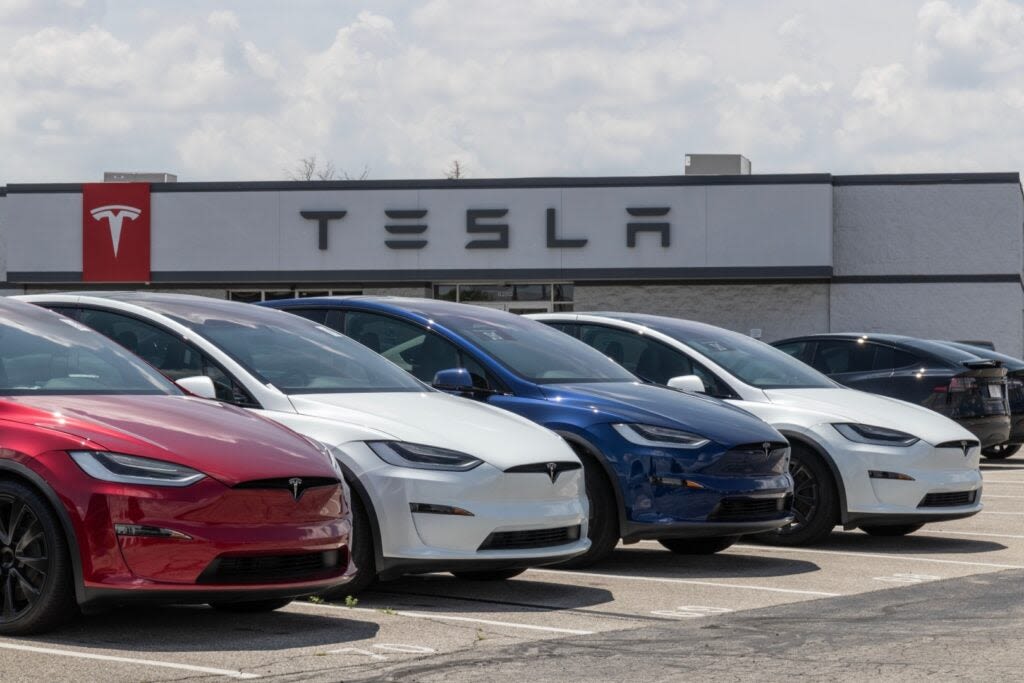 Tesla Set to Boost Revenue and Margins with China Breakthrough, Analyst Predicts - Tesla (NASDAQ:TSLA)