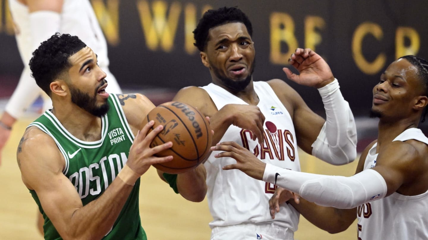 Jayson Tatum 'Challenged Everybody' at Halftime of Celtics' Game 3 Win