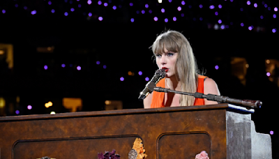 Watch Taylor Swift Perform "Mary's Song" For The First Time In 16 Years