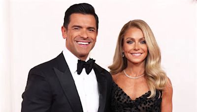 Kelly Ripa and Mark Consuelos Lament About Their Unsexy Nighttime Routine: ‘We Used to Be Hot!’