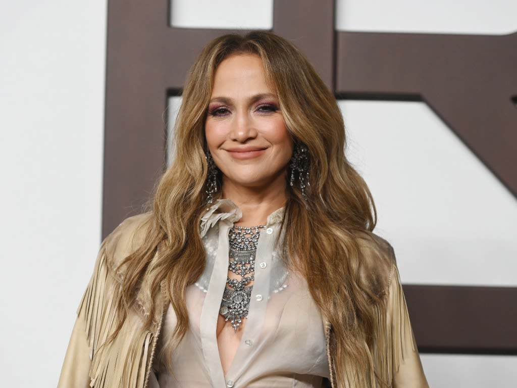 Jennifer Lopez's Economy Flight Made Headlines but We Love How Unbothered She Looked