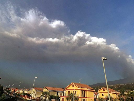 Mount Etna volcanic eruption disrupts flights at Catania international airport