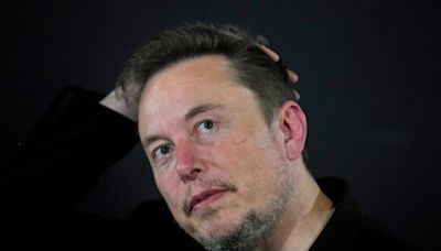 Elon Musk had relationships with several women at SpaceX and pestered one to have his children, report says