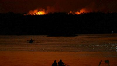 "Caótico": habitantes del Pantanal brasileño hacen frente a incendios históricos