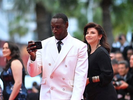 Omar Sy et son geste interdit sur le tapis rouge du Festival de Cannes : Thierry Frémaux sort du silence