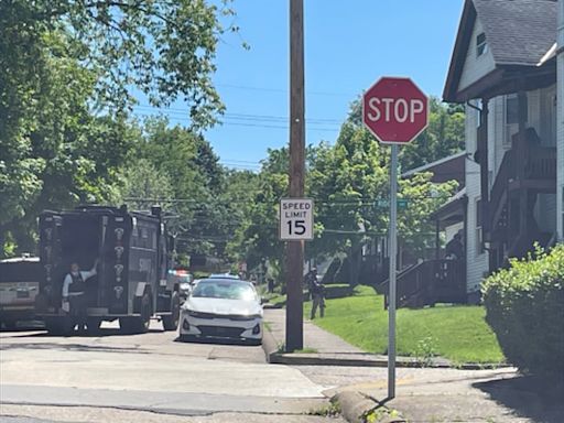 SWAT teams respond to incident in Coraopolis