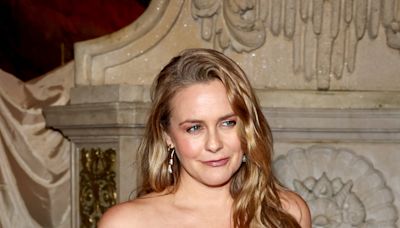 Alicia Silverstone says toilet paper carries 'risk of cancer.' What's the truth about PFAS?