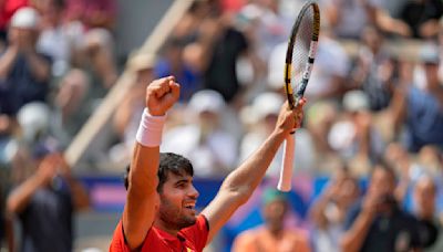 Carlos Alcaraz reaches the Olympics men's tennis singles final by beating Felix Auger-Aliassime