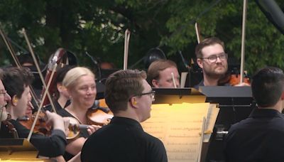 Louisville Orchestra plays concert at the Zoo