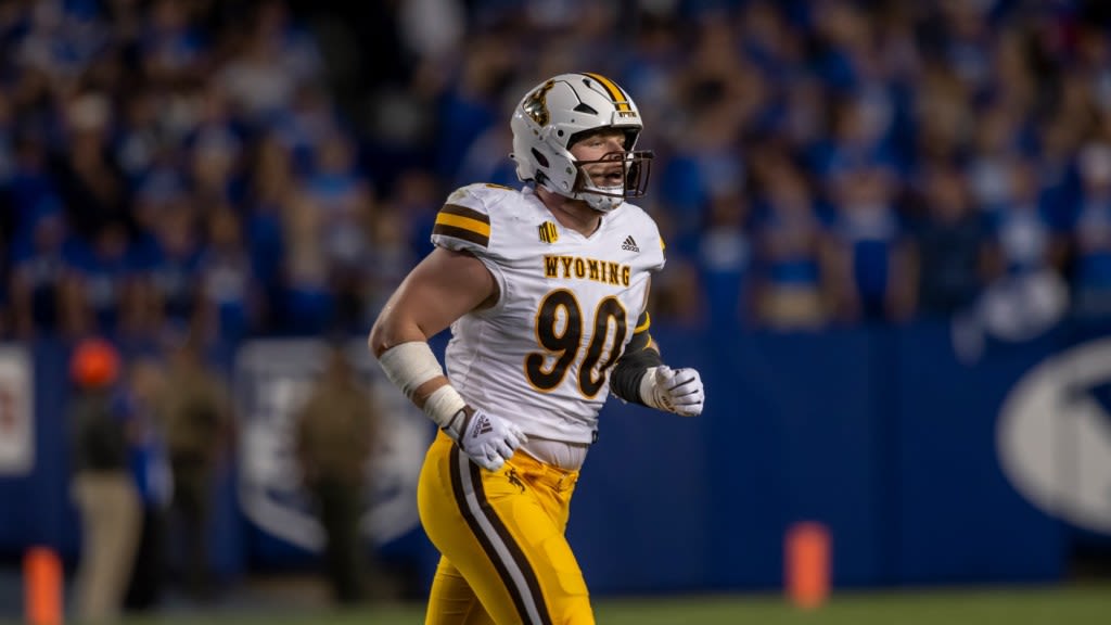 USC adds Wyoming transfer Gavin Meyer to defensive line