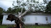 Al menos 4 muertos y miles de afectados por los cortes de luz tras el paso del huracán Beryl en Texas