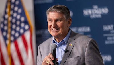 Manchin considers re-registering as Democrat to run for president