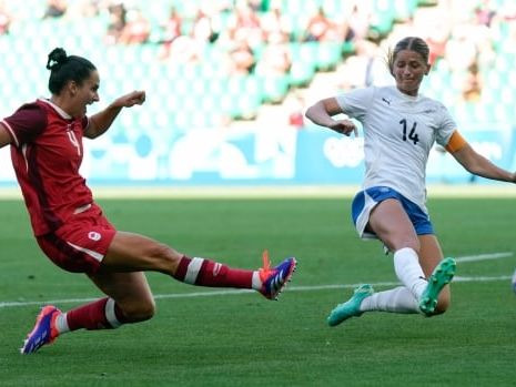 Canadian women's soccer team avoids upset, rallies past New Zealand in Olympic opener amid drone scandal | CBC Sports