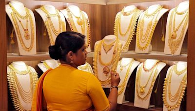 Sky high prices take shine off Indian gold buying festival