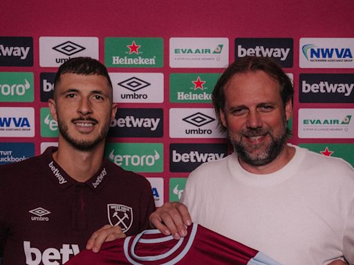 Guido Rodriguez: West Ham sign Argentinian World Cup winner on a free transfer
