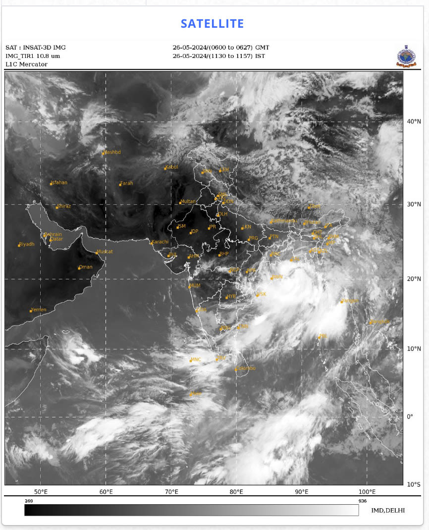 Bangladesh evacuates hundreds of thousands as a severe cyclone approaches from the Bay of Bengal