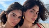 Kylie y Kendall Jenner están en Mallorca y esto es todo lo que sabemos sobre su viaje a España y sus ‘looks’