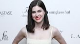 Nach Fehlgeburt: "White Lotus"-Star Alexandra Daddario ist schwanger