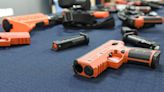 El Gobierno de la Ciudad descartó el uso de las pistolas Taser y utilizará otra arma no letal