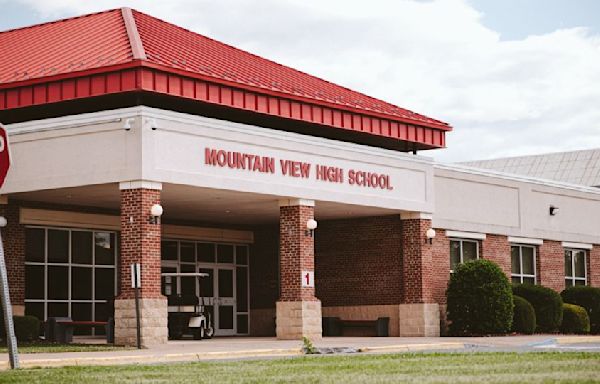 Virginia school board votes to restore Confederate names to two schools