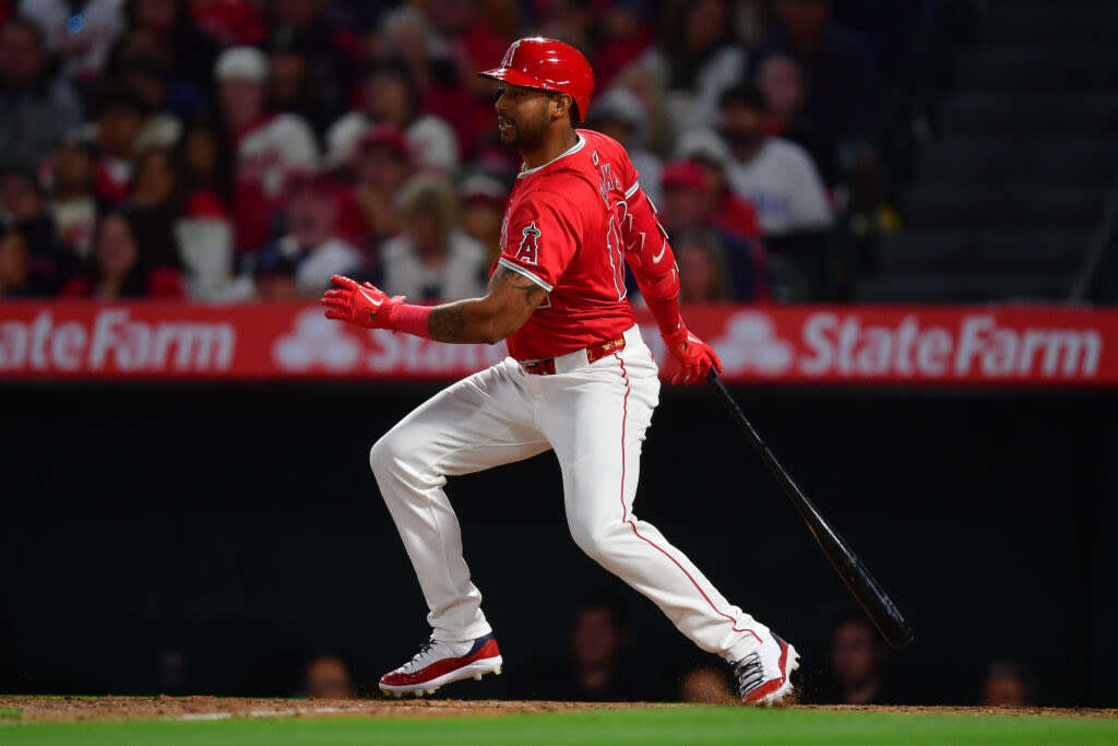 Angels Release Aaron Hicks