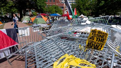 Israel-Hamas war protesters and police clash on Texas campus, Columbia University begins suspensions