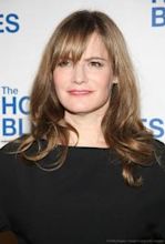 Jennifer Jason Leigh