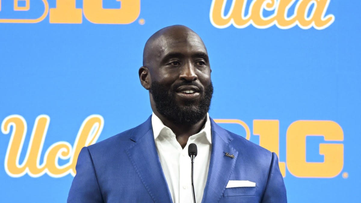 UCLA coach DeShaun Foster is more than an awkward moment at Big Ten Media Days