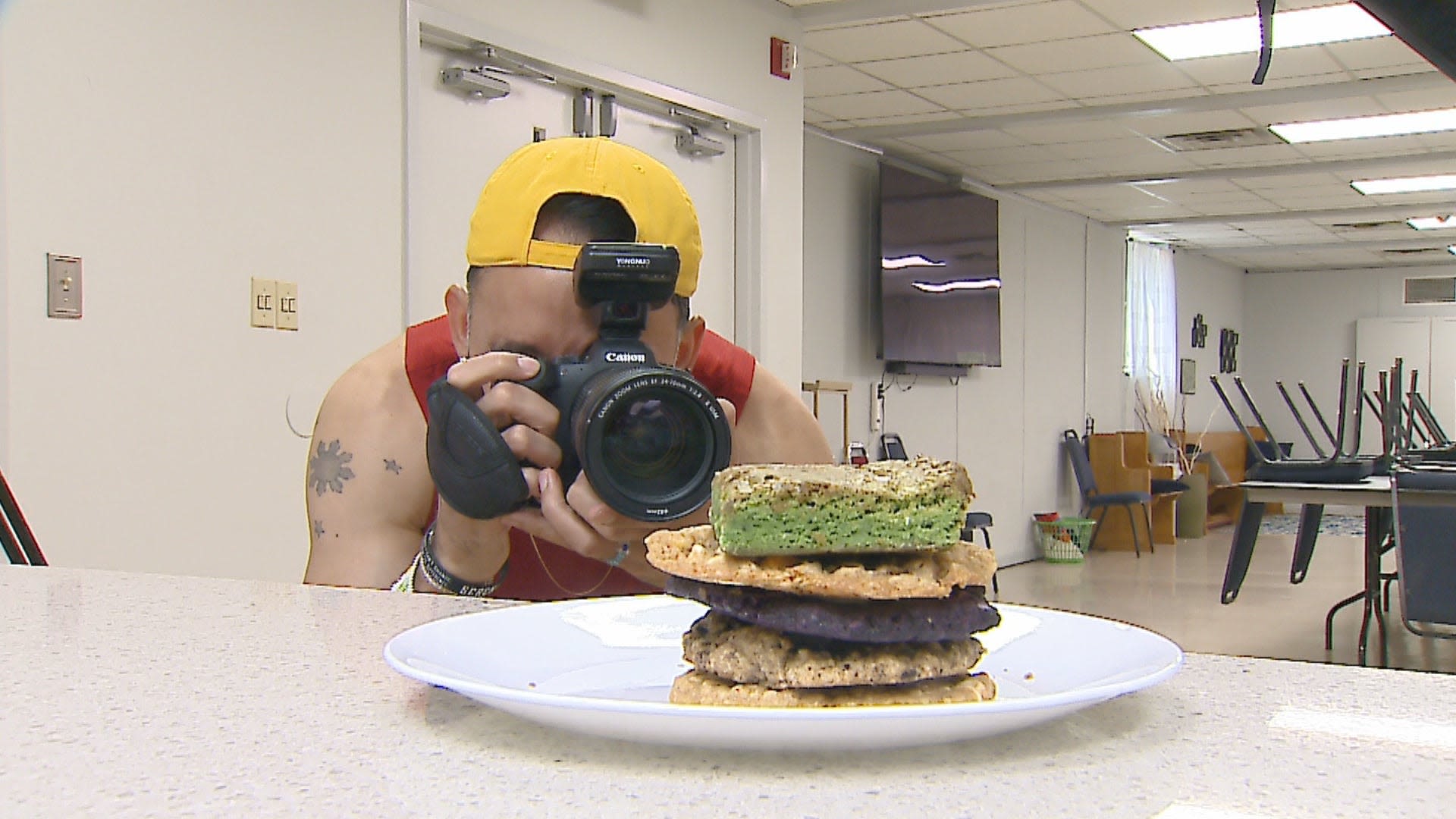Man shares his Filipino culture through photographs and cookies