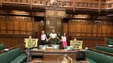 Manifestantes do Extinction Rebellion entram na Câmara dos Comuns do Reino Unido