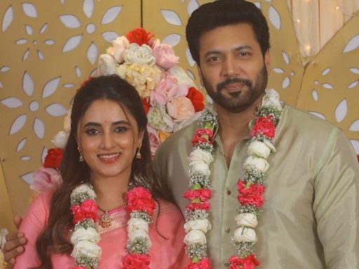 Jayam Ravi's 'Wedding Photo' With Priyanka Mohan Surface Amid His Divorce, Here's The Truth About It - News18