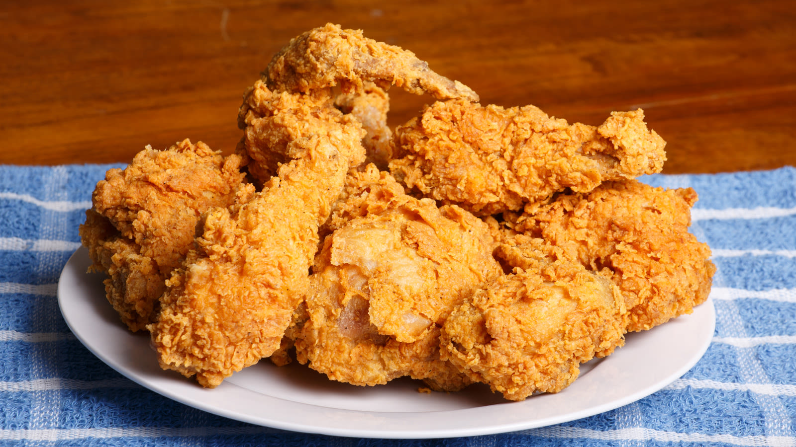 Experts Reveal The Breading Mistakes That Are Ruining Your Fried Chicken