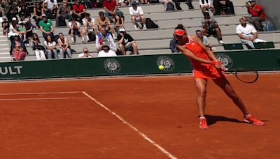 Primer abandono y primera cabeza de serie eliminada en Roland Garros