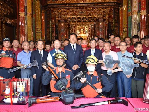 萬華龍山寺捐贈760萬元消防裝備 提升新北市救災救援效率