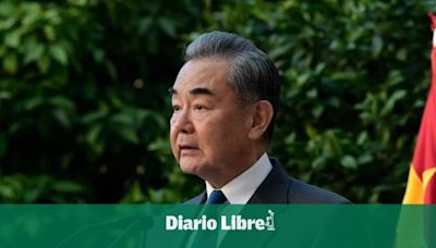 Wang Yi pide a su par paquistaní esfuerzos para garantizar la seguridad del personal chino