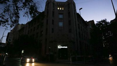 Reportan corte de luz en diversas comunas de la Región Metropolitana: más de 400 mil clientes afectados - La Tercera