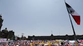 Asociaciones marchan con la oposición para “defender” México de López Obrador y su partido