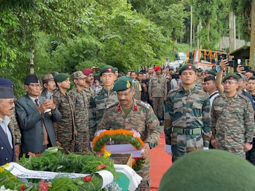 Captain Brijesh Thapa cremated in Darjeeling with military honours