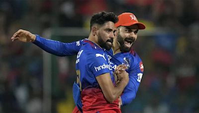 Watch: 'Bol mujhe bas stump dikh raha hai' - Virat Kohli's leg-pulling act on Mohammad Siraj goes viral - Times of India