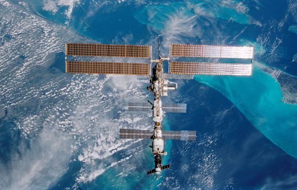 Elon Musk’s SpaceX Wins $843M NASA Contract to Bring Down the International Space Station