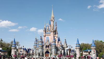 Average trip to Disney World puts parents $2k in debt, study finds