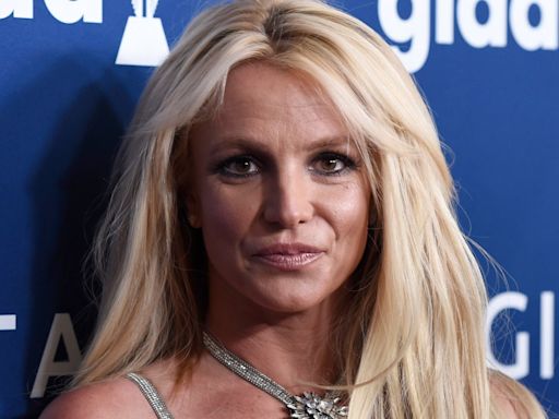 Britney Spears informa en un video que le robaron todas sus joyas - La Opinión